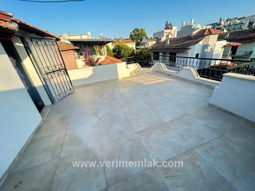 Gümüldür'de denize 100m site İçerisinde geniş bahçeli satılık 4+1 villa