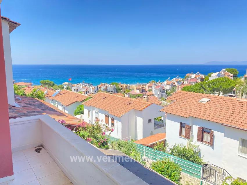 Seferihisar Doğanbey Atatürk Mah. Satılık 2+1 Villa - 150 m²