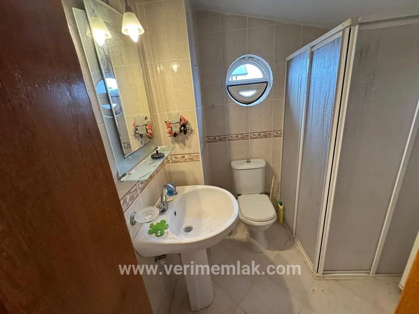 Seferihisar Cumhuriyet Mah.'de denize 750m havuzlu, meyve bahçeli satılık 4+1 Villa