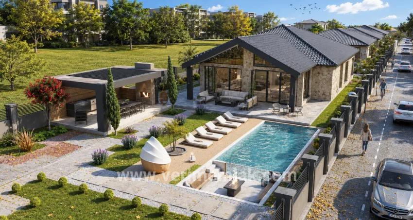Doğanın Huzuru, Modern Mimarinin Konforu ve Mahremiyetin Satılık 3+1 Villa