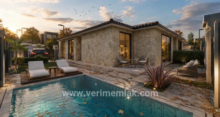 Doğanın Huzuru, Modern Mimarinin Konforu ve Mahremiyetin Satılık 3+1 Villa
