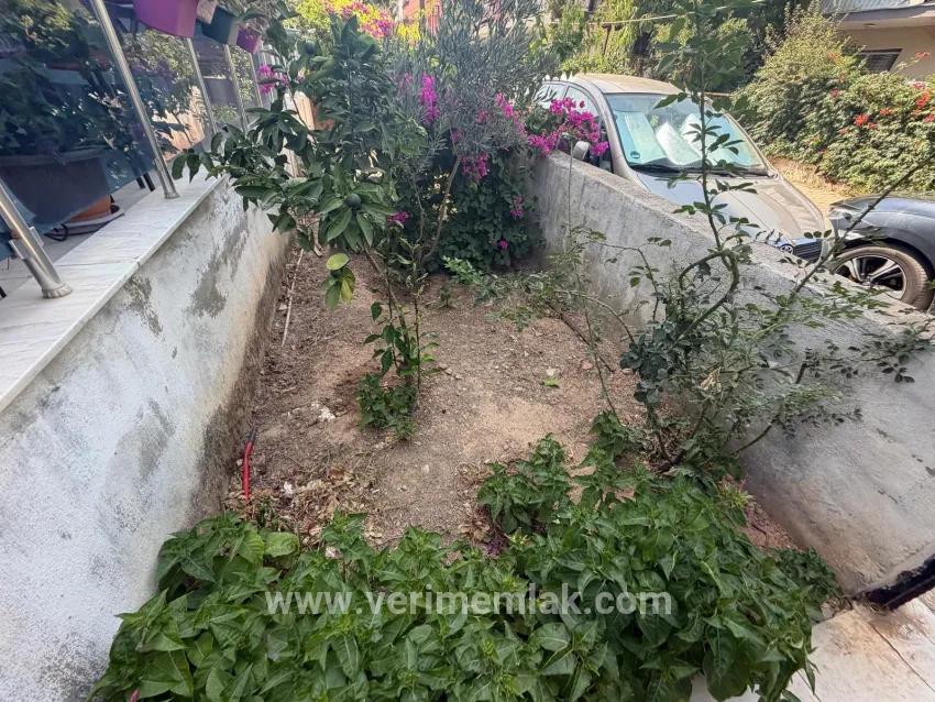 Seferihisar Bengiler’de denize 350m, meyve ağaçlı geniş bahçeli satılık 2+1 daire!
