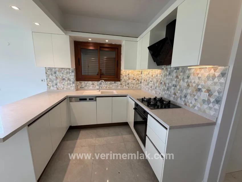 Menderes Gümüldür İnönü Mah.de Seçkin Site İçinde | Havuzlu Satılık 3+1 Villa