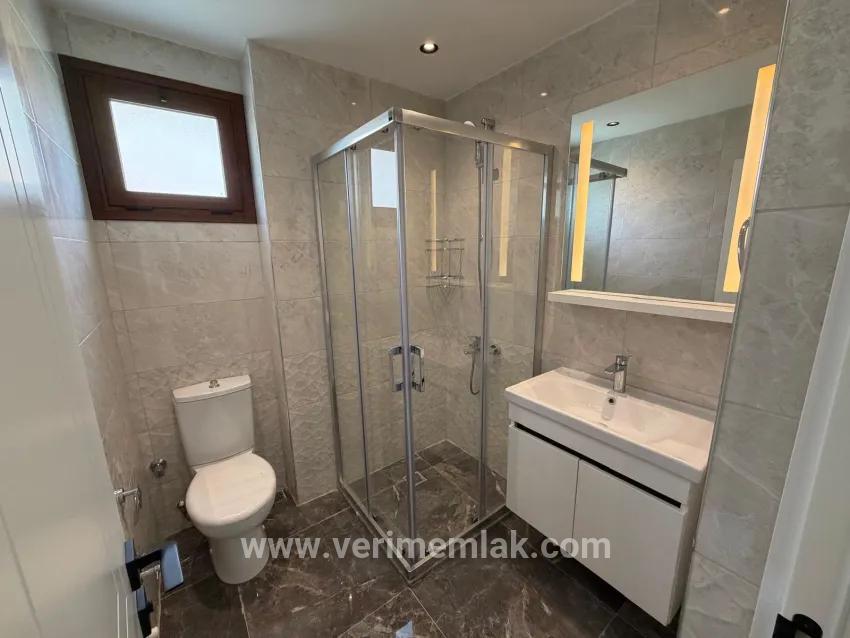 Menderes Gümüldür İnönü Mah.de Seçkin Site İçinde | Havuzlu Satılık 3+1 Villa