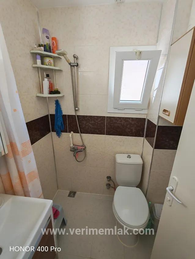 Seferihisar Ürkmez yolun deniz tarafında satılık 1+1 daire