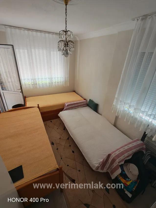Seferihisar Ürkmez yolun deniz tarafında satılık 1+1 daire