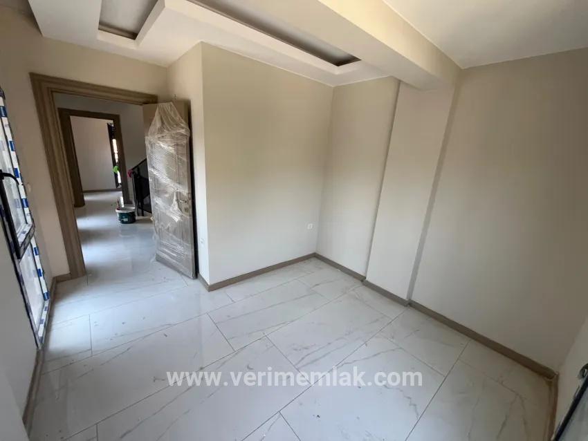 Menderes Özdere Çukuraltı Mah. Satılık 3+1 Villa - 150 m²