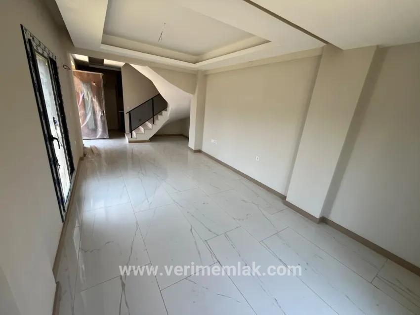 Menderes Özdere Çukuraltı Mah. Satılık 3+1 Villa - 150 m²