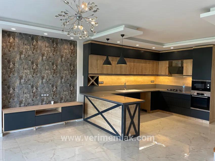 Seferihisar Ürkmez Bengiler Mah. Satılık 3+1 Villa - 300 m²