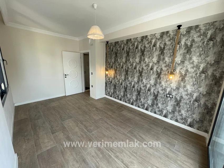 Seferihisar Ürkmez Bengiler Mah. Satılık 3+1 Villa - 300 m²