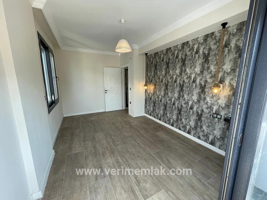 Seferihisar Ürkmez Bengiler Mah. Satılık 3+1 Villa - 300 m²