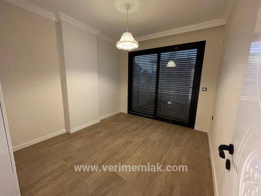 Seferihisar Ürkmez Bengiler Mah. Satılık 3+1 Villa - 300 m²