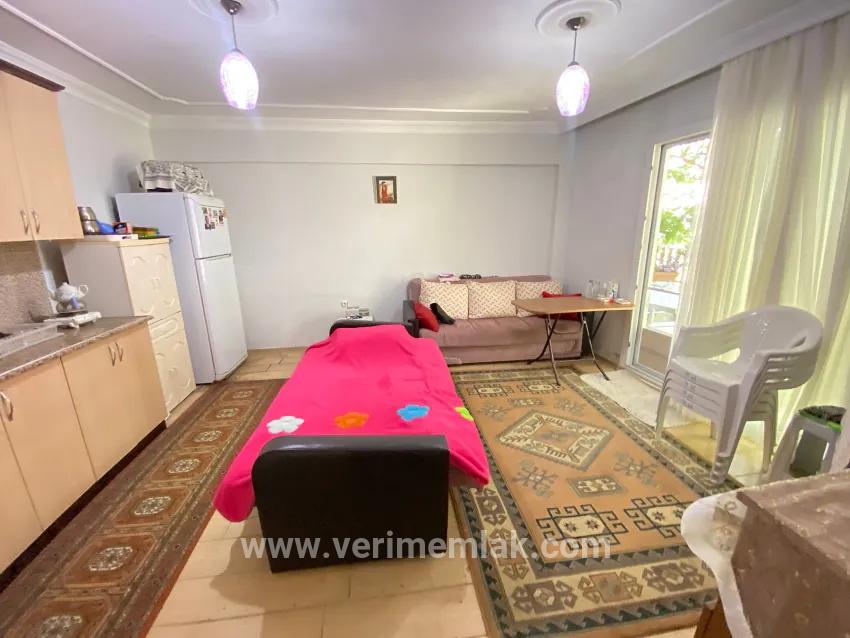 Seferihisar Ürkmez Mersin Alanı Mah. Satılık 2+1 Daire - 80 m²