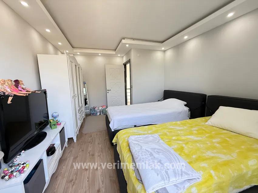 Seferihisar Doğanbey Cumhuriyet Mah. Satılık 3+1 Villa - 360 m²
