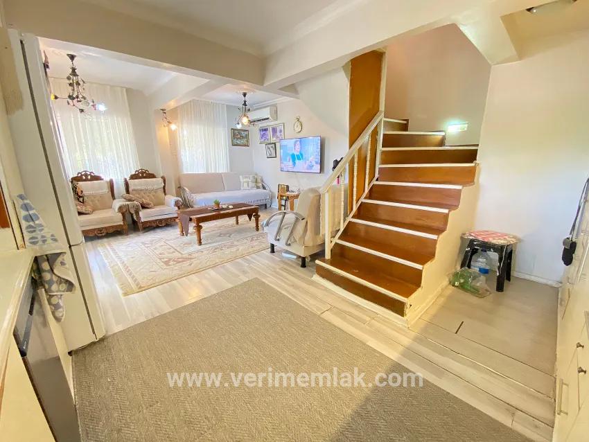 Seferihisar Ürkmez Bengiler Mah. Satılık 4+1 Villa - 170 m²