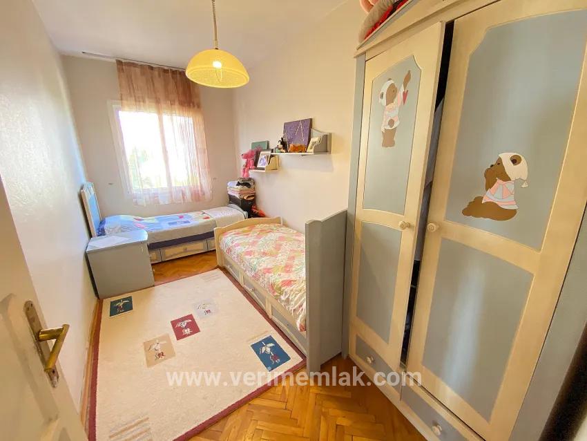 Seferihisar Ürkmez Bengiler Mah. Satılık 4+1 Villa - 170 m²