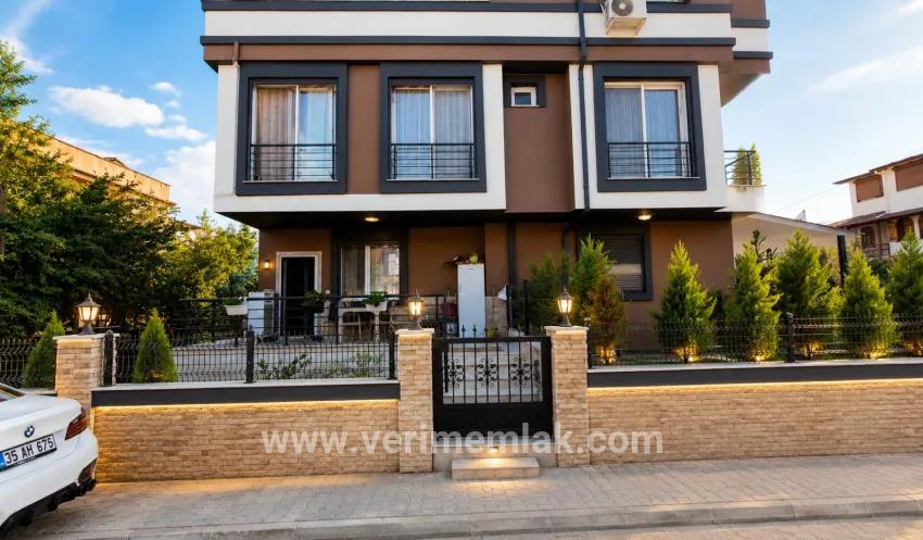 Seferihisar Doğanbey Cumhuriyet Mah. Satılık 3+1 Villa - 160 m²