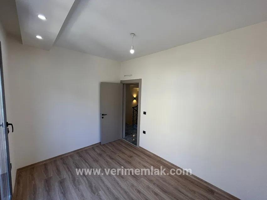 Menderes Özdere Çukuraltı Mah. Satılık 3+1 Villa - 165 m²
