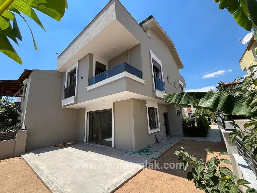 Menderes Özdere Çukuraltı Mah. Satılık 3+1 Villa - 165 m²