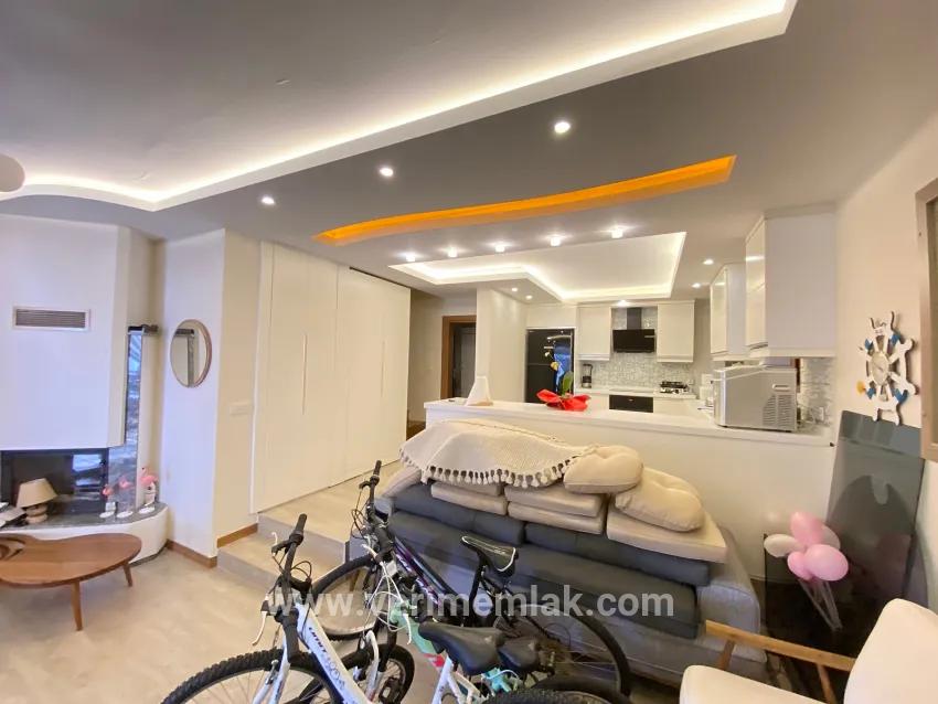 Seferihisar Ürkmez Mersin Alanı Mah. Satılık 3+1 Villa - 250 m²