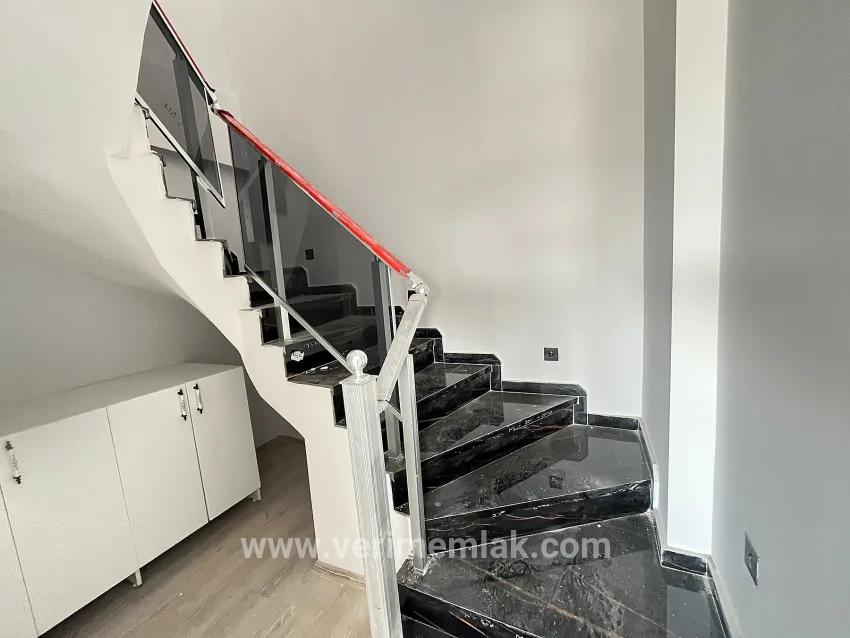 Menderes Özdere Orta Mah. Satılık 2+1 Daire - 165 m²