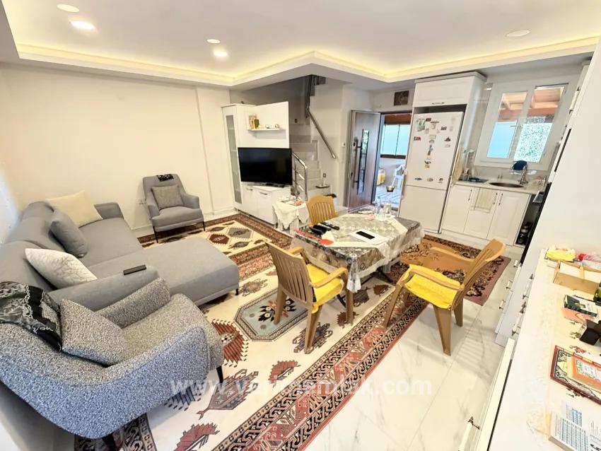 Seferihisar Doğanbey Cumhuriyet Mah. Satılık 3+1 Villa - 215 m²