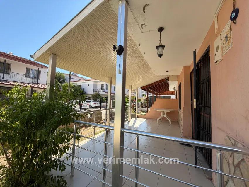 Seferihisar Ürkmez Bengiler Mah. Satılık 4+1 Villa - 160 m²