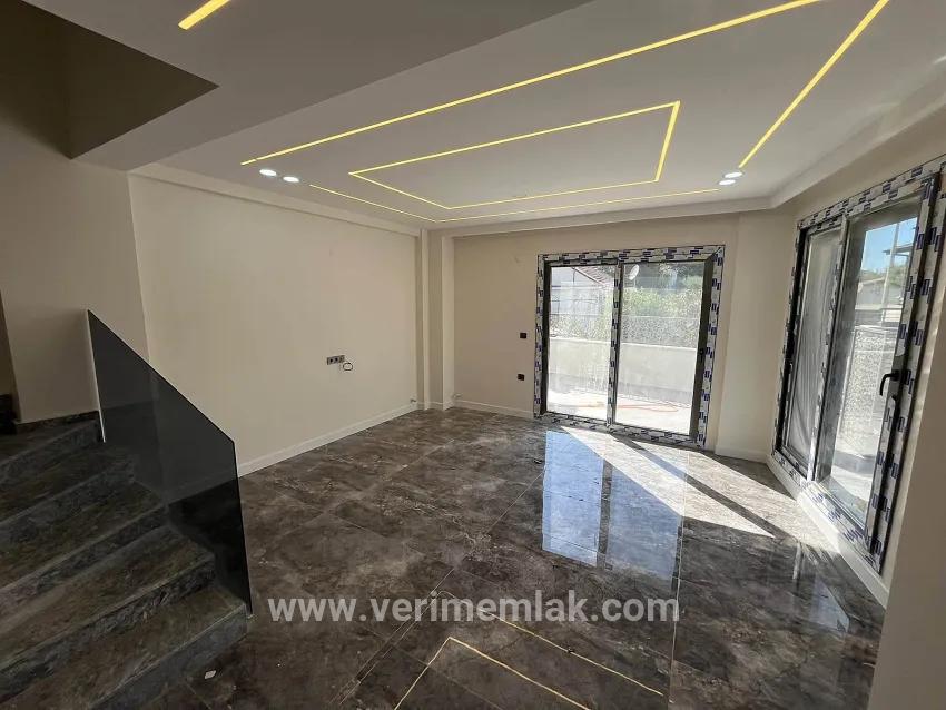 Menderes Özdere Çukuraltı Mah. Satılık 3+1 Villa - 185 m²