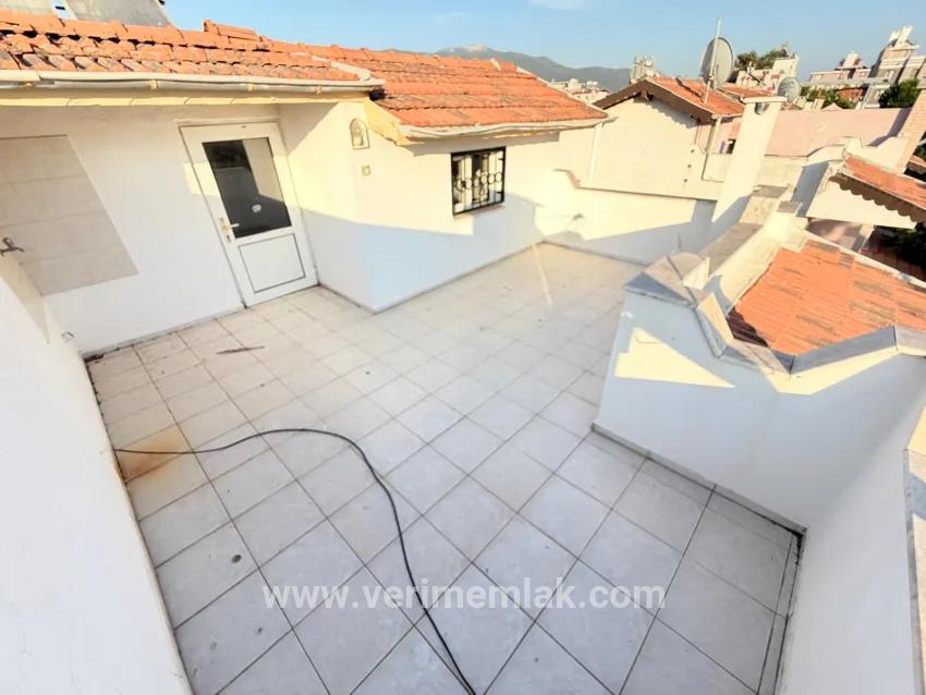 Menderes Gümüldür Gümüldür Fevzi Çakmak Mah. Satılık 3+1 Villa - 185 m²