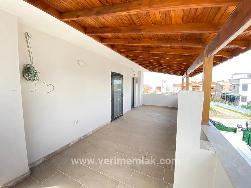 Seferihisar Tepecik Mah. Satılık 4+1 Villa - 256 m²