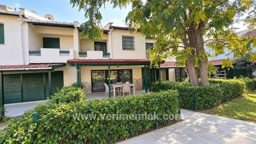Menderes Özdere Orta Mah. Satılık 3+1 Villa - 150 m²