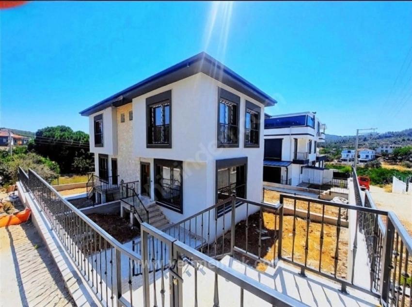 Seferihisar Payamlı'da Satılık Geniş Bahçeli 2+1 Yazlık Villa