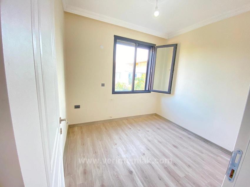 Doğanbey De Deniz Cok Yakın Mustakil Bahçeli Satılık 4+1 Villa