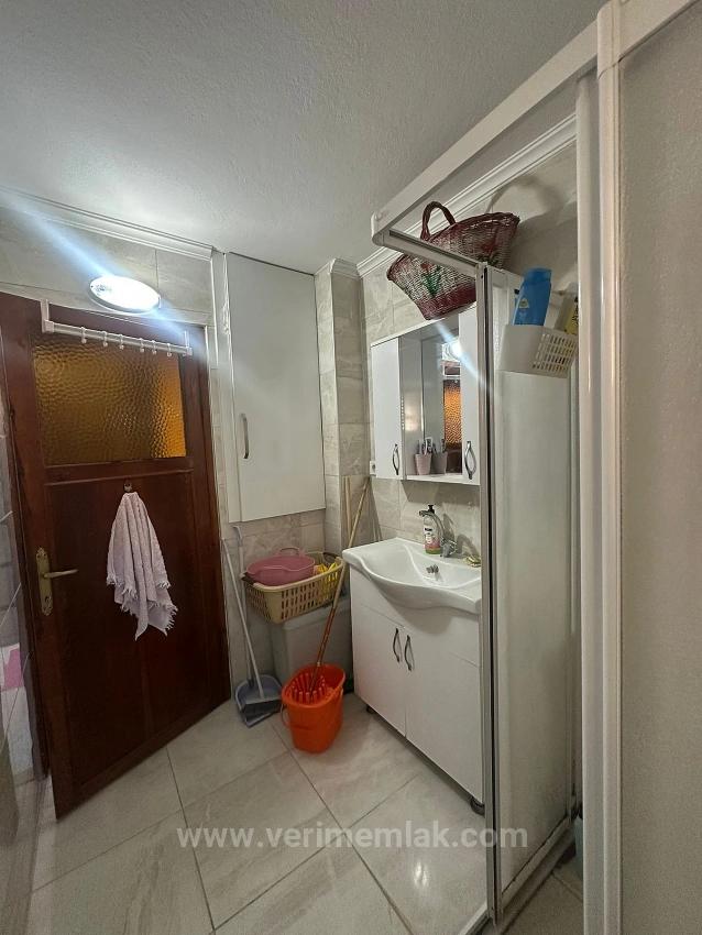 Özdere'de Sahile Sıfır Konumda Geniş Bahçeli Villa