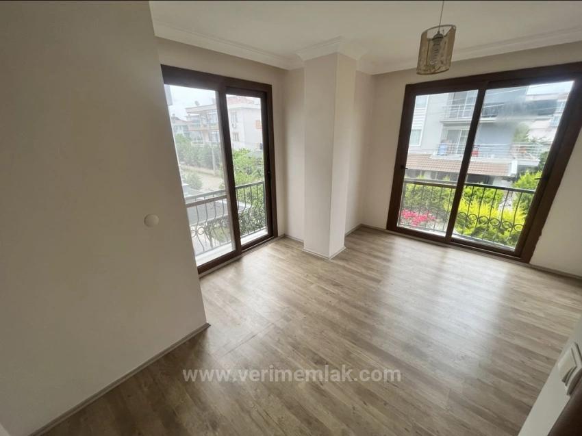 Ürkmez De Deniz Yakın Bahçeli Satılık 3+1 Villa