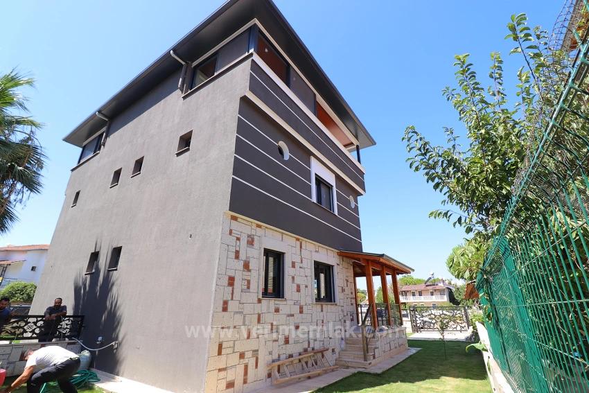 Seferihisar Ürkmezde Denize Tarafında Satılık 3+1 Villa