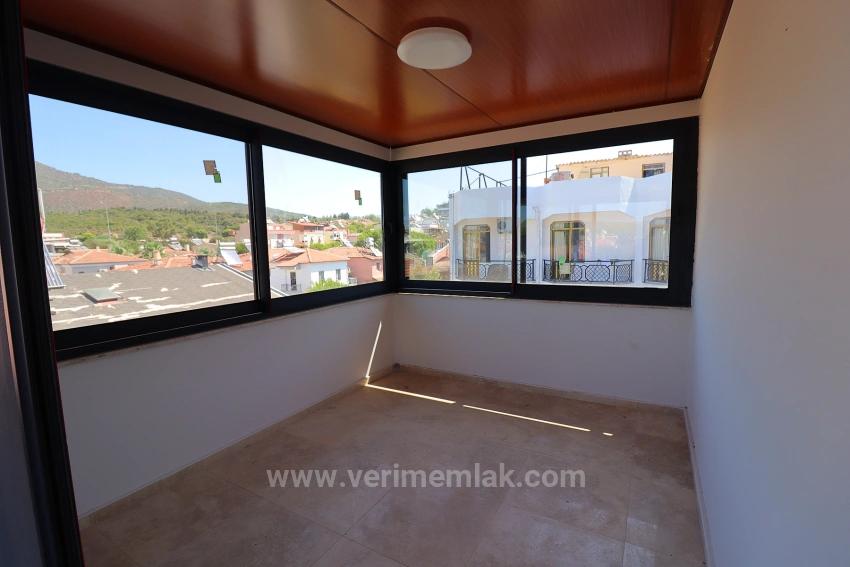 Seferihisar Ürkmezde Denize Tarafında Satılık 3+1 Villa