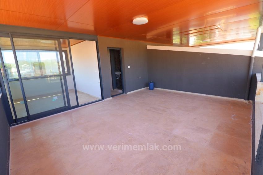 Seferihisar Ürkmezde Denize Tarafında Satılık 3+1 Villa