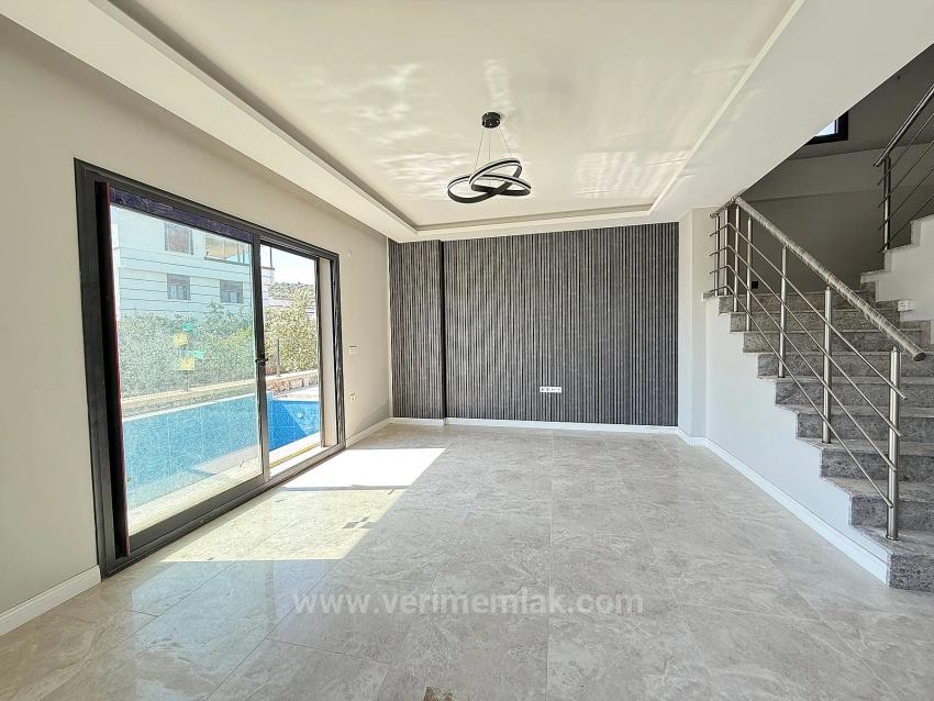 Doğanbeyde Tek Müstakil Havuzlu Satılık 3+1 Villa