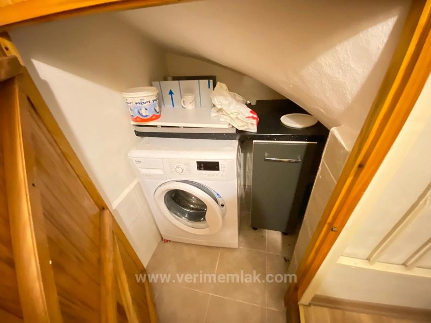 Ürkmez'in Kalbinde, Denize Sadece 50 Adım Mesafede Satılık 3+1 Villa!