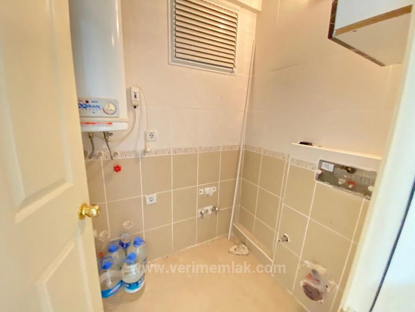 Gümüldür Çarşı Merkezin'de Denize 850M Satılık 2+1 Daire