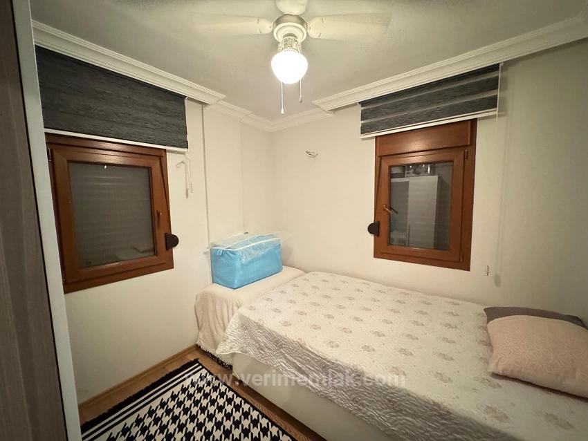 Gümüldür De Denize 50Mt Eşyalı Geneş Bahçeli Satılık 5+1 Villa