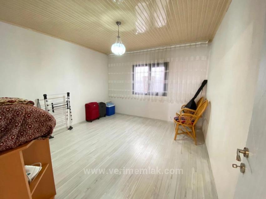 Ürkmez De Denize 250M2 Salon Mutfak Ayrı Satılık 4+1 Villa