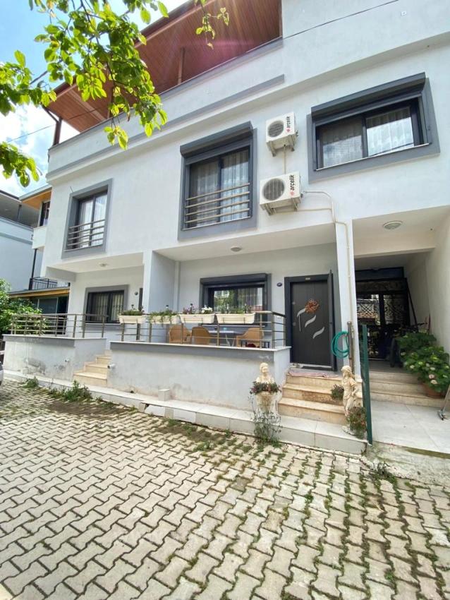 Ürkmez De Denize 250M2 Salon Mutfak Ayrı Satılık 4+1 Villa