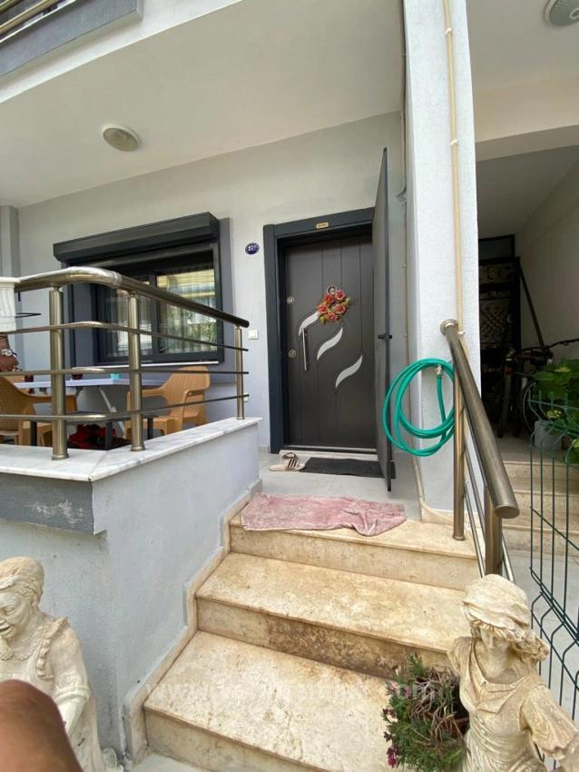 Ürkmez De Denize 250M2 Salon Mutfak Ayrı Satılık 4+1 Villa