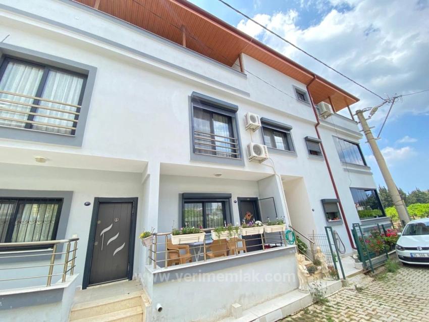 Ürkmez De Denize 250M2 Salon Mutfak Ayrı Satılık 4+1 Villa