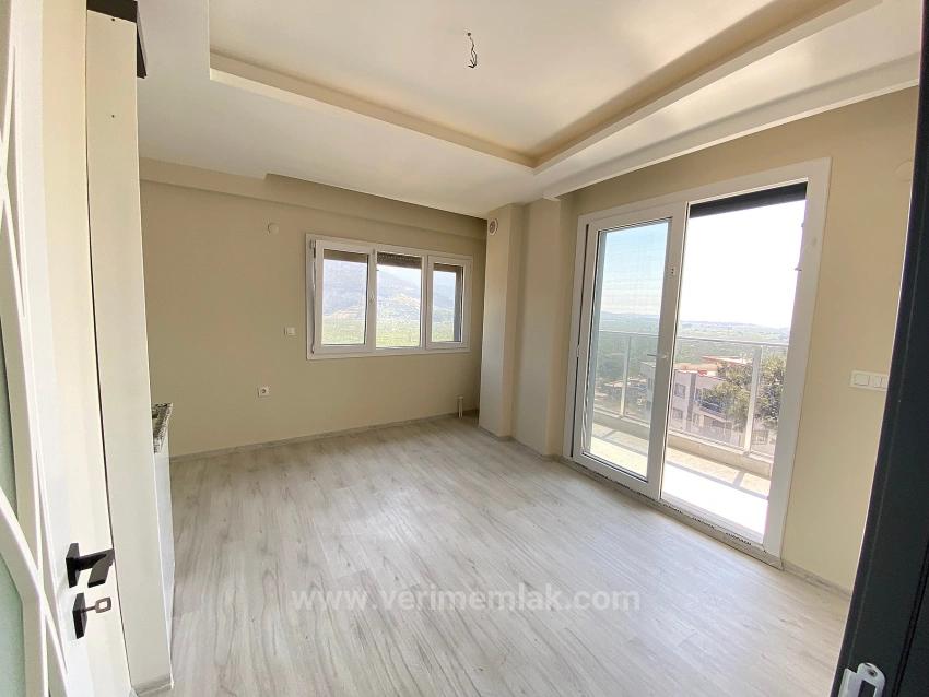 Gümüldür De Deniz Manzaralı Asansörlü Satılık 2+1 Daire