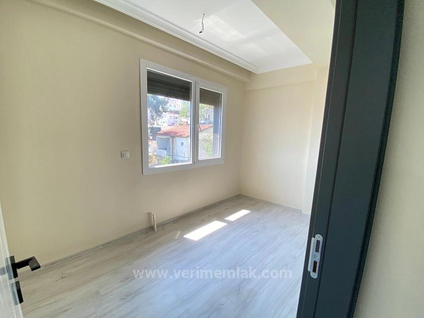 Gümüldür De Deniz Manzaralı Asansörlü Satılık 2+1 Daire