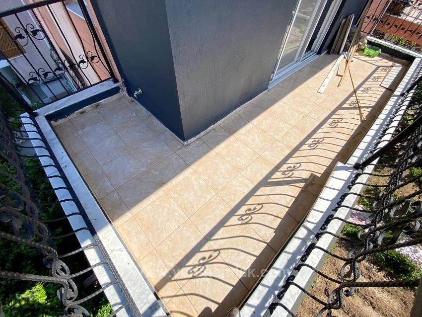 Ürkmez De Çarşı Merkezinde Denize 300M2 Satılık 2+1 Daire