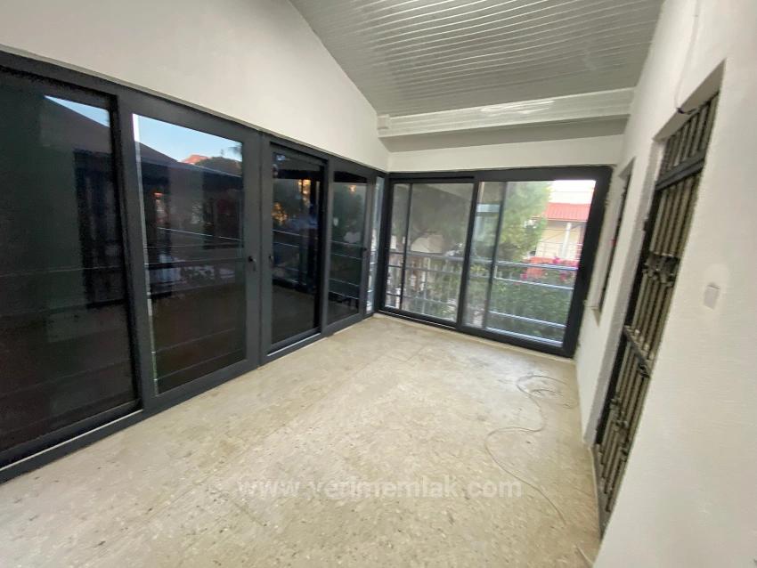 Ürkmez De Denize Sıfır Kiralık 3+1 Kapalı Balkon Daire